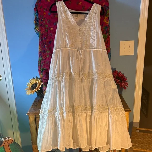 Joie White Embroidered Midi Dress - Picture 3 of 11